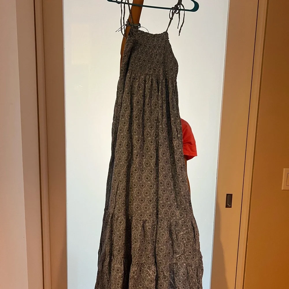 NWT Aqua Smocked Maxi Dress - Picture 5 of 6